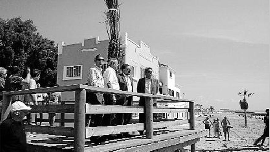 Isach, Lorenzo y Gil en la inauguración de la nueva plaza Ruiz Picasso.