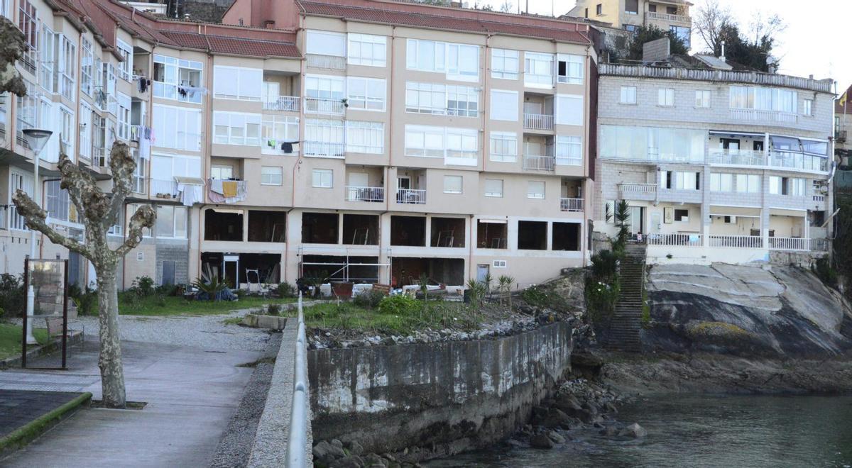 El edificio de Can do Penedo para el que se pidió permiso para cambio de ventanas. | GONZALO NÚÑEZ