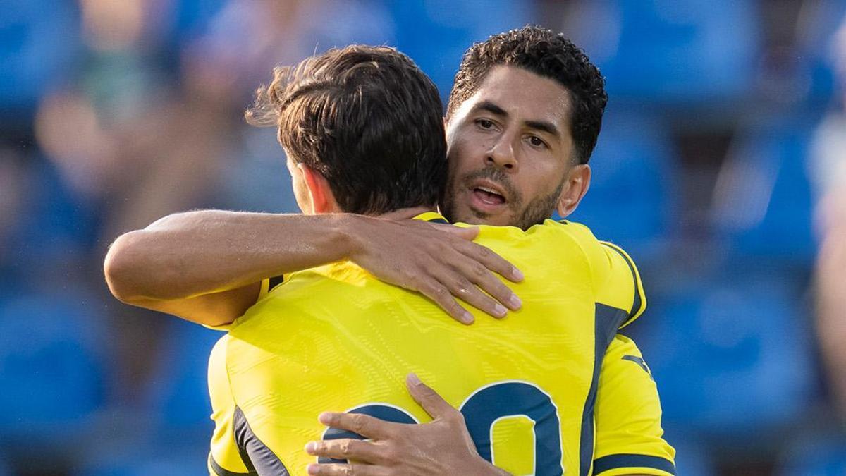 Doblete de Ayoze y gol de Cardona.