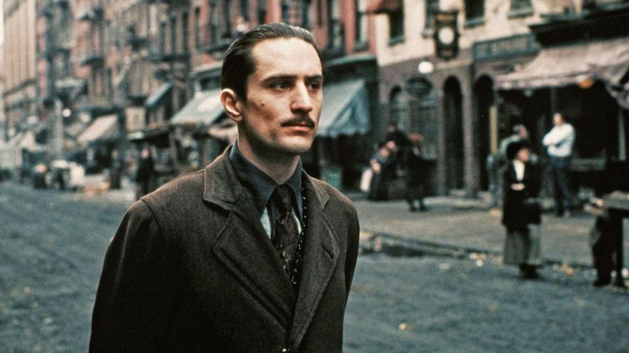 Robert De Niro, como Vito Corleone, en &#039;El Padrino II&#039;, de Francis Ford Coppola.