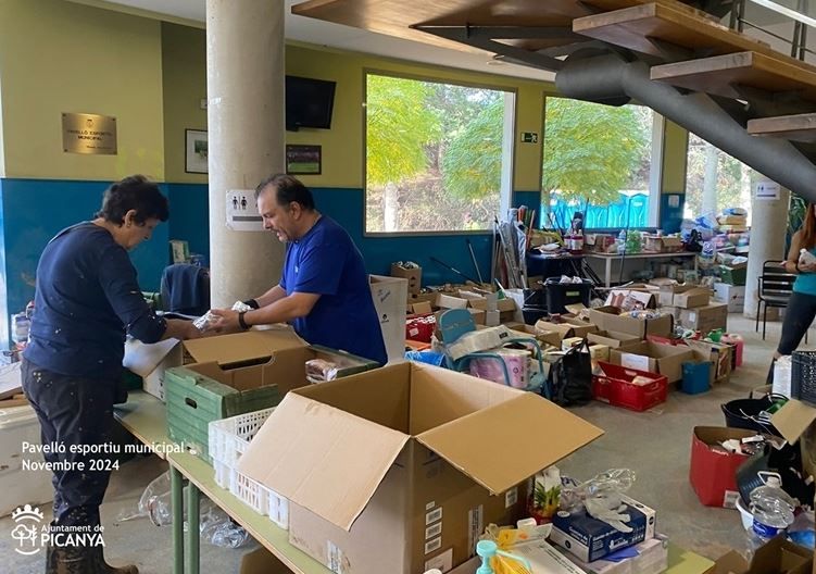 Centro de reparto de productos de primera necesidad.