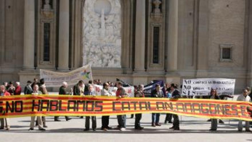 La plataforma No Hablamos Catalán apoya el recurso a la Ley de Lenguas