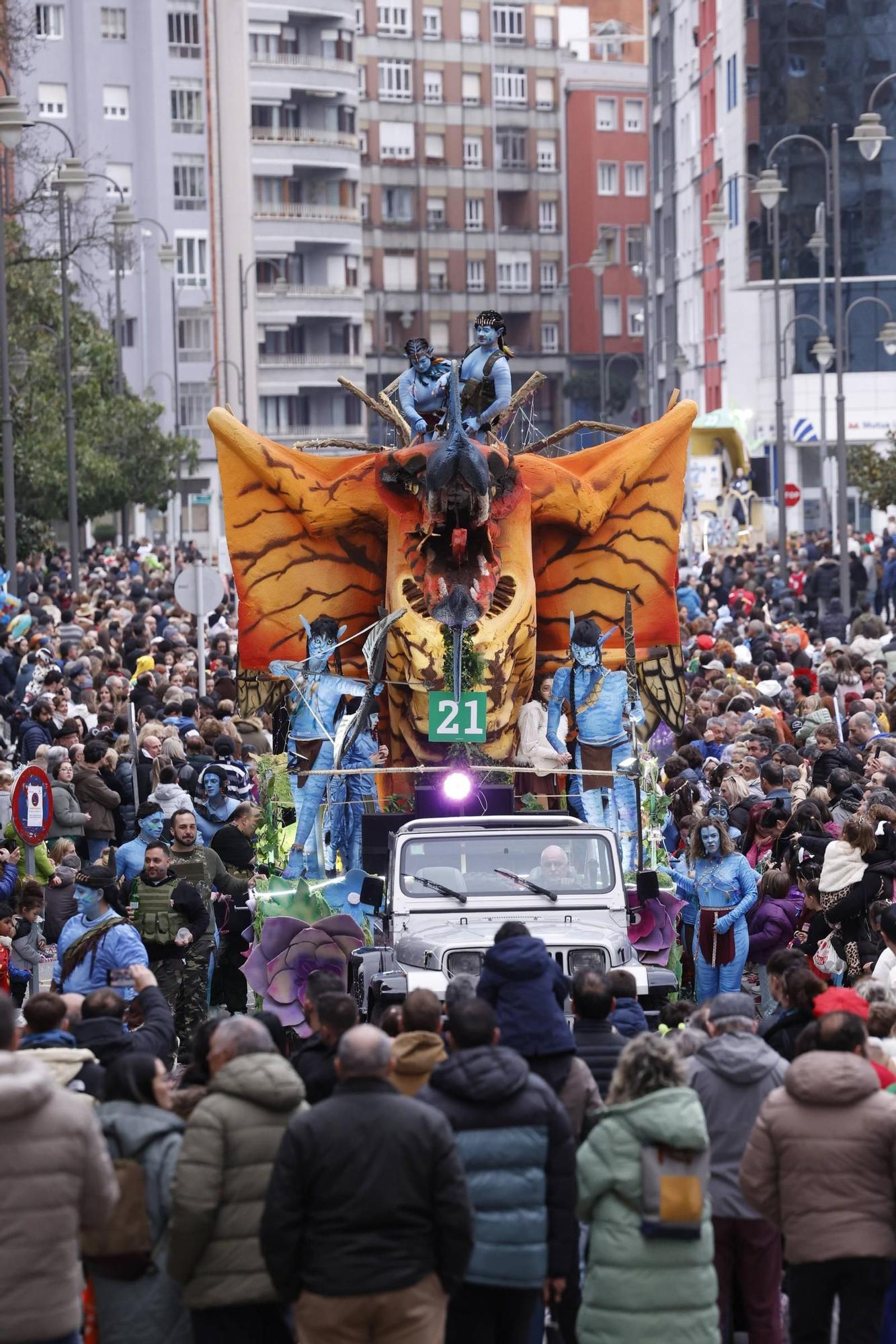 EN IMÁGENES: Así se ha vivido el multitudinario desfile de Antroxu de Avilés