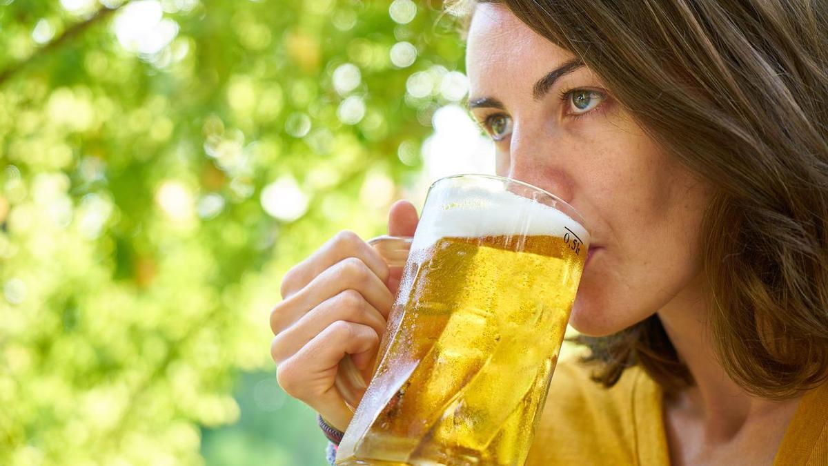 ¿Con cuántas cervezas das positivo en un control de alcoholemia? La DGT lo revela