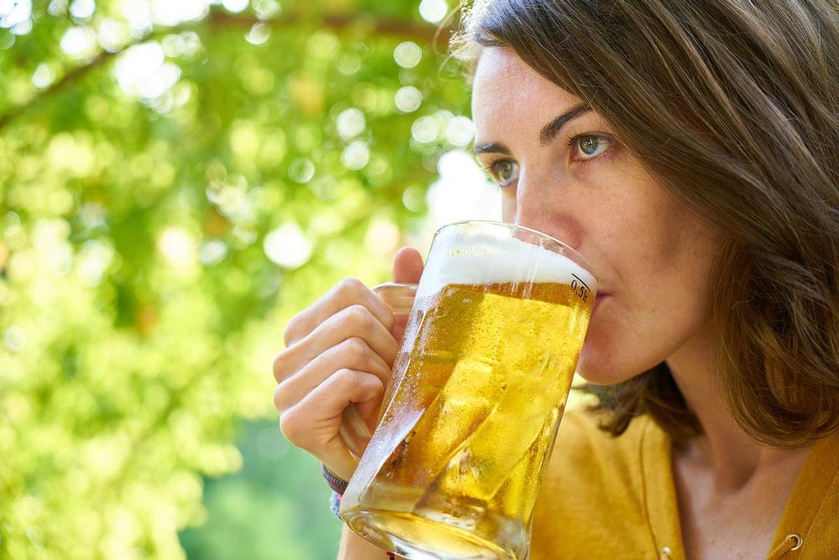 ¿Con cuántas cervezas das positivo en un control de alcoholemia? La DGT lo revela