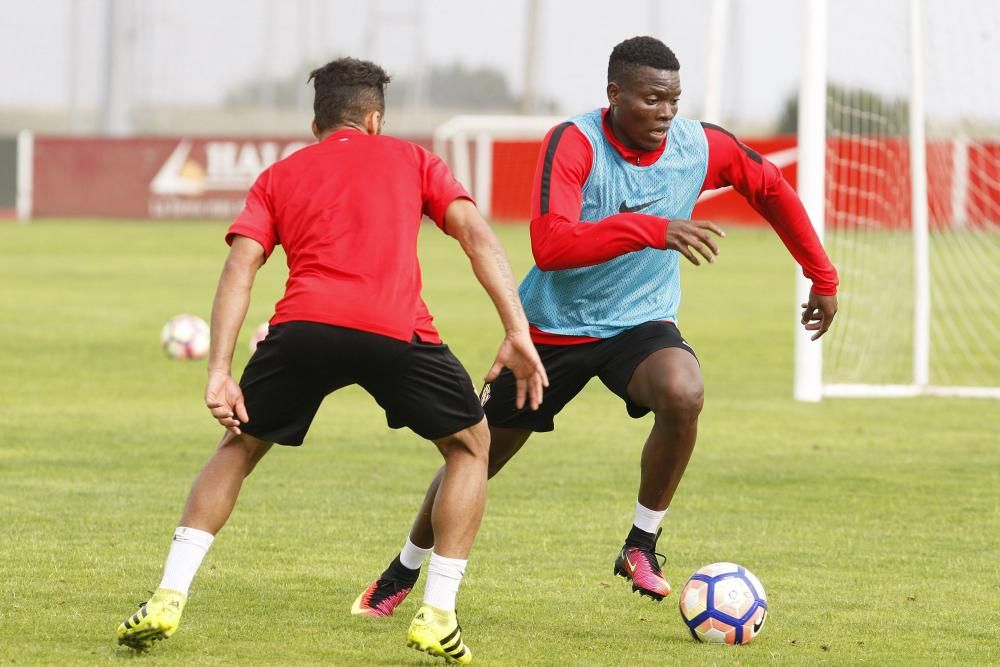 Entrenamiento del Sporting tras la derrota frente al Barcelona