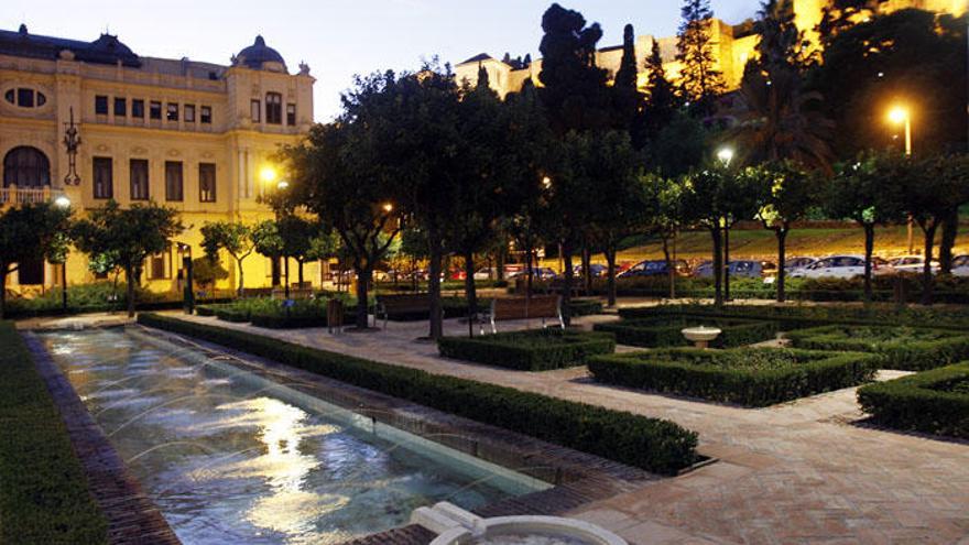 Los Jardines de Puerta Oscura (derecha) y de Pedro Luis Alonso desde la Coracha.