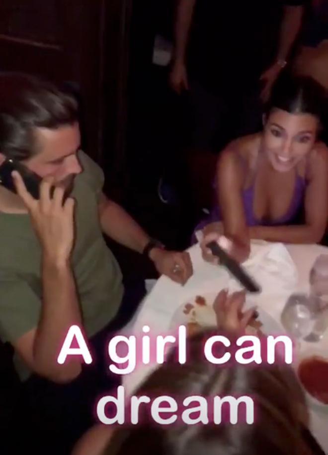 Scott Disick y Kourtney Kardashian en el cumpleaños de Kylie Jenner