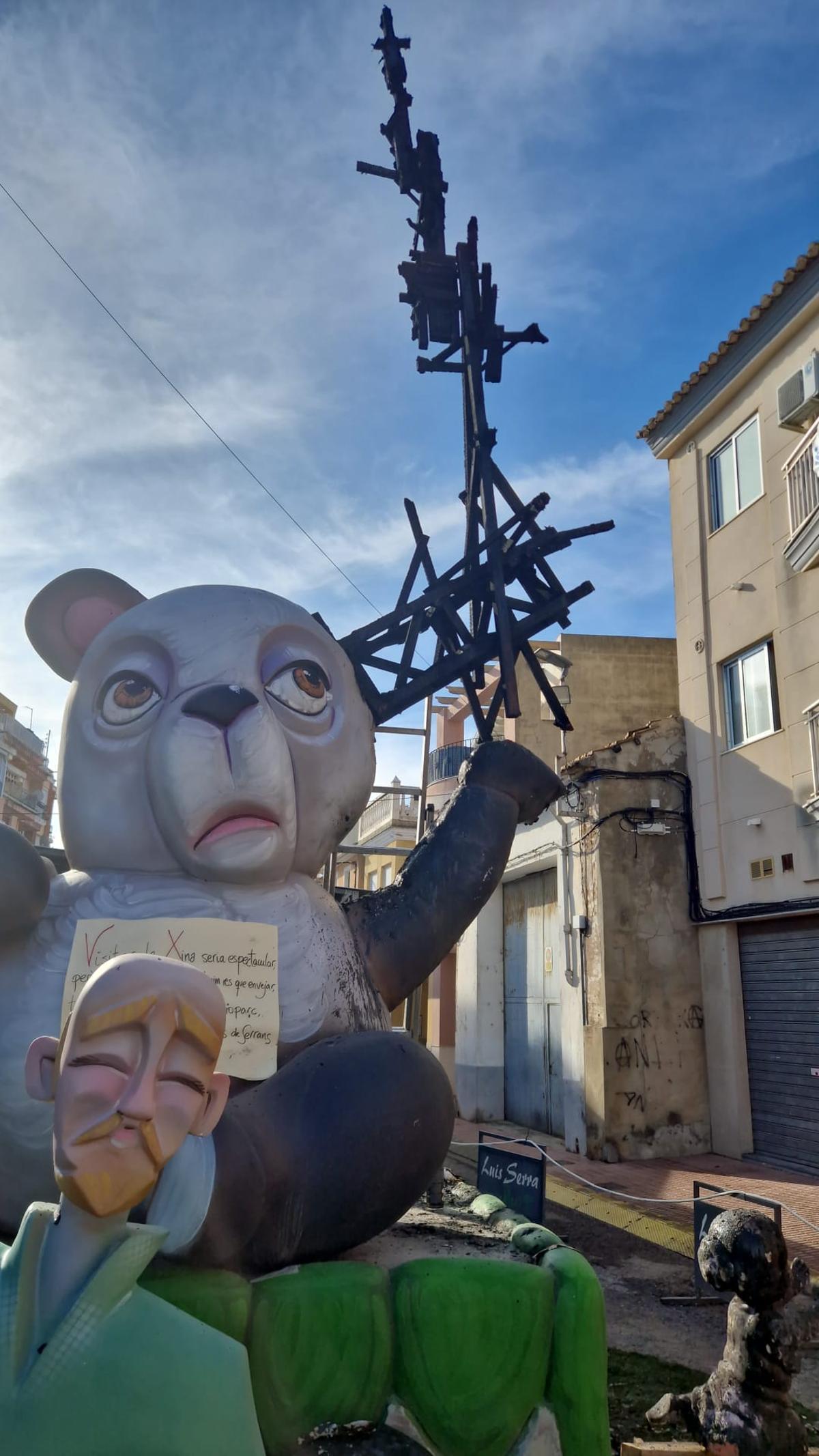Una imagen de la falla esta mañana.