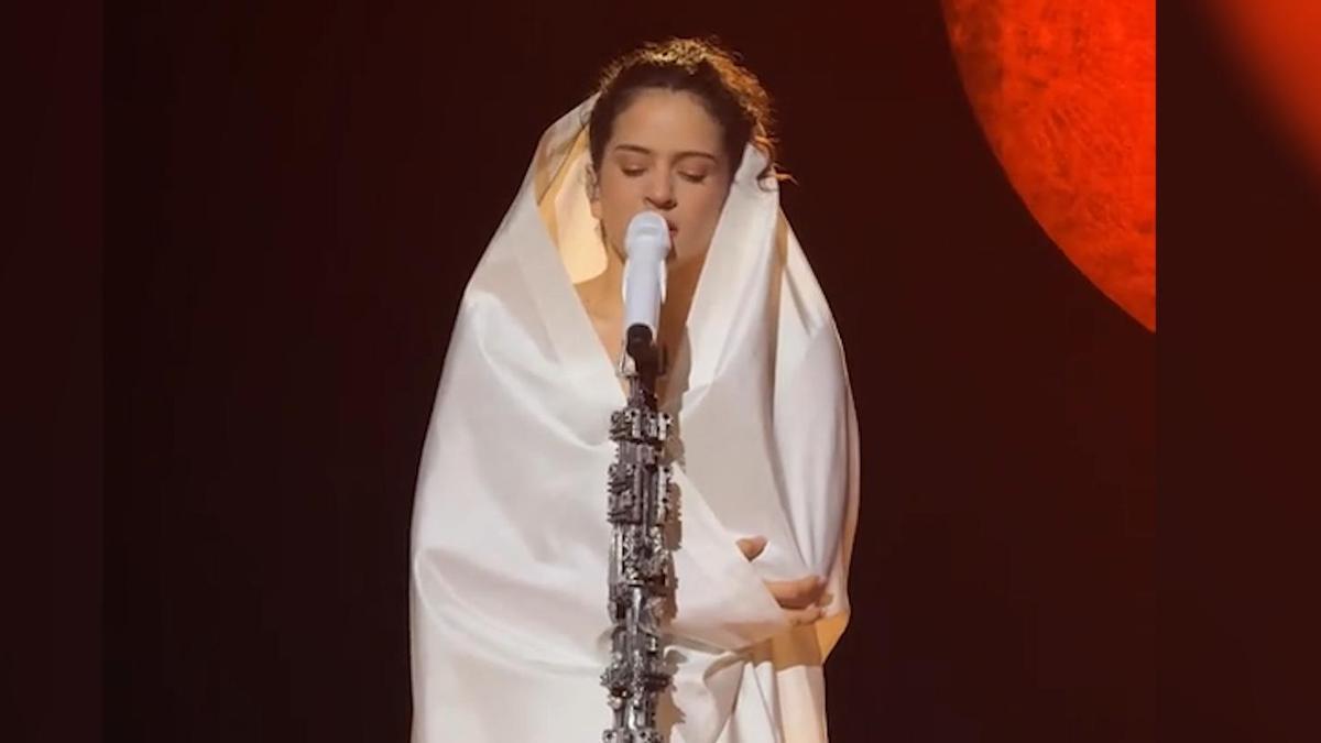 Rosalía durant un concert