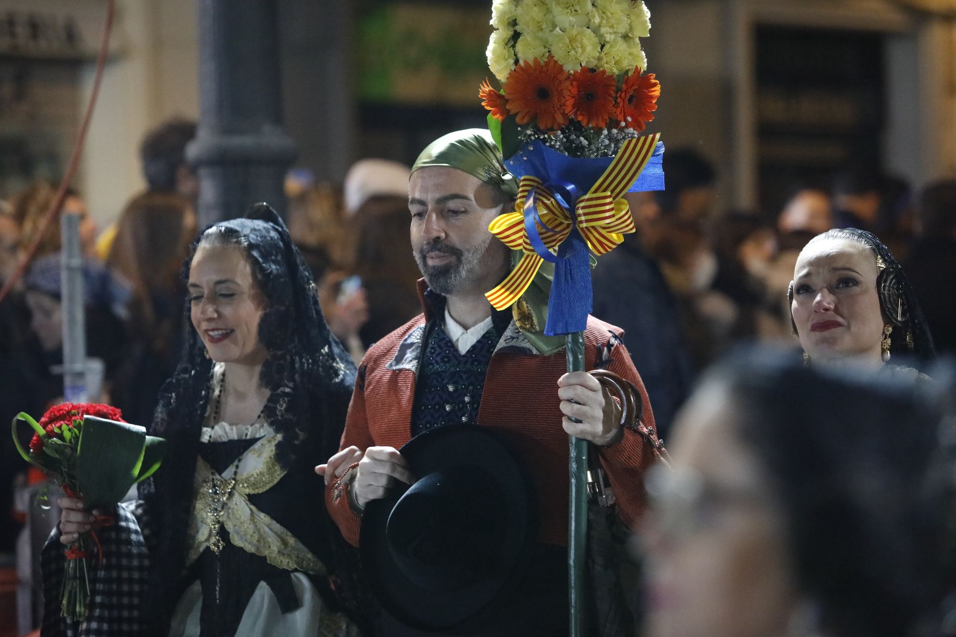 Búscate en el primer día de ofrenda por la calle Quart (entre las 20:00 a las 21:00 horas)