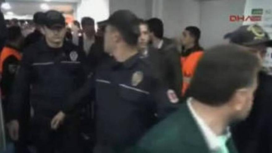 El presidente del Trabzonspor encierra en su estadio a cuatro árbitros