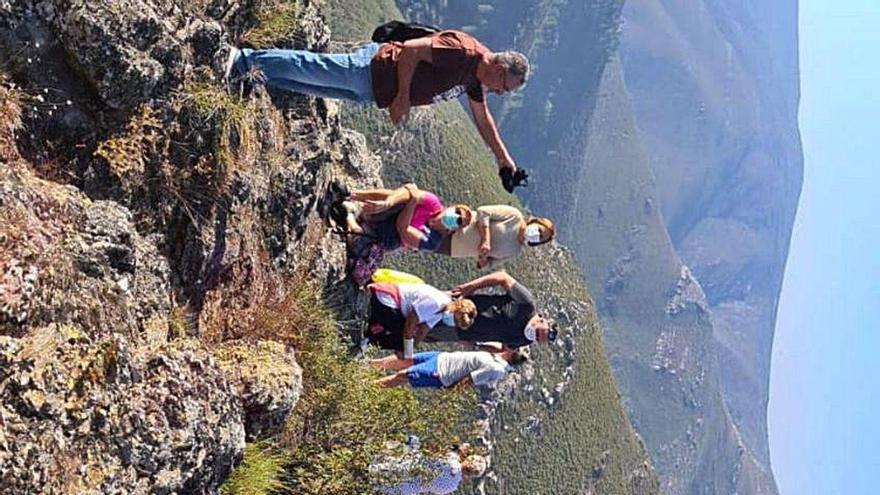 Excursión al castro de O Castrilón con vecinos, realizada en septiembre.