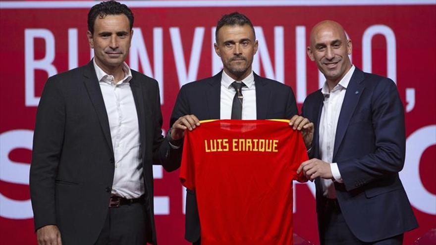 Luis Enrique toma el mando de la Roja y anuncia «sorpresas»