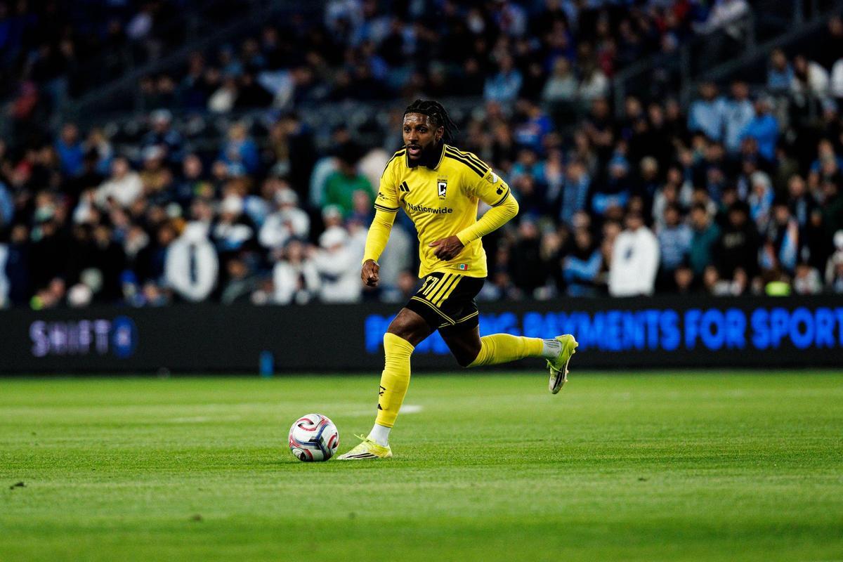 Steven Moreira, defensa del Columbus Crew, nombrado defensa del año en la temporada 2024 en la MLS