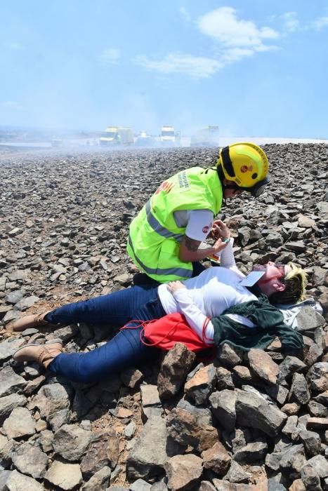 10/04/2019 SAN BARTOLOME DETIRAJANA. Simulacro accidente aéreo del Ejercito del Aire.  Fotógrafa: YAIZA SOCORRO.  | 10/04/2019 | Fotógrafo: Yaiza Socorro