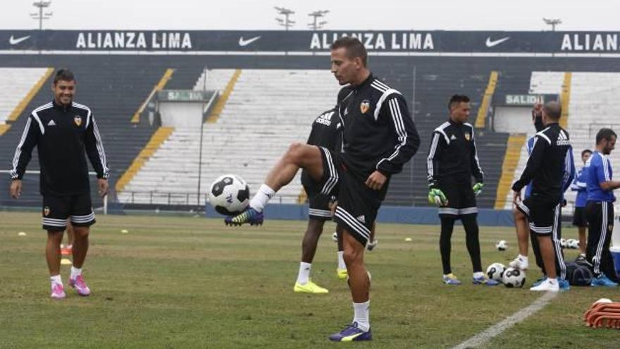 Zuculini prefiere jugar en el Valencia