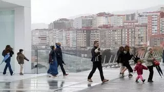 Vientos de hasta 150 km/h e intensas lluvias mantienen a Galicia en alerta naranja