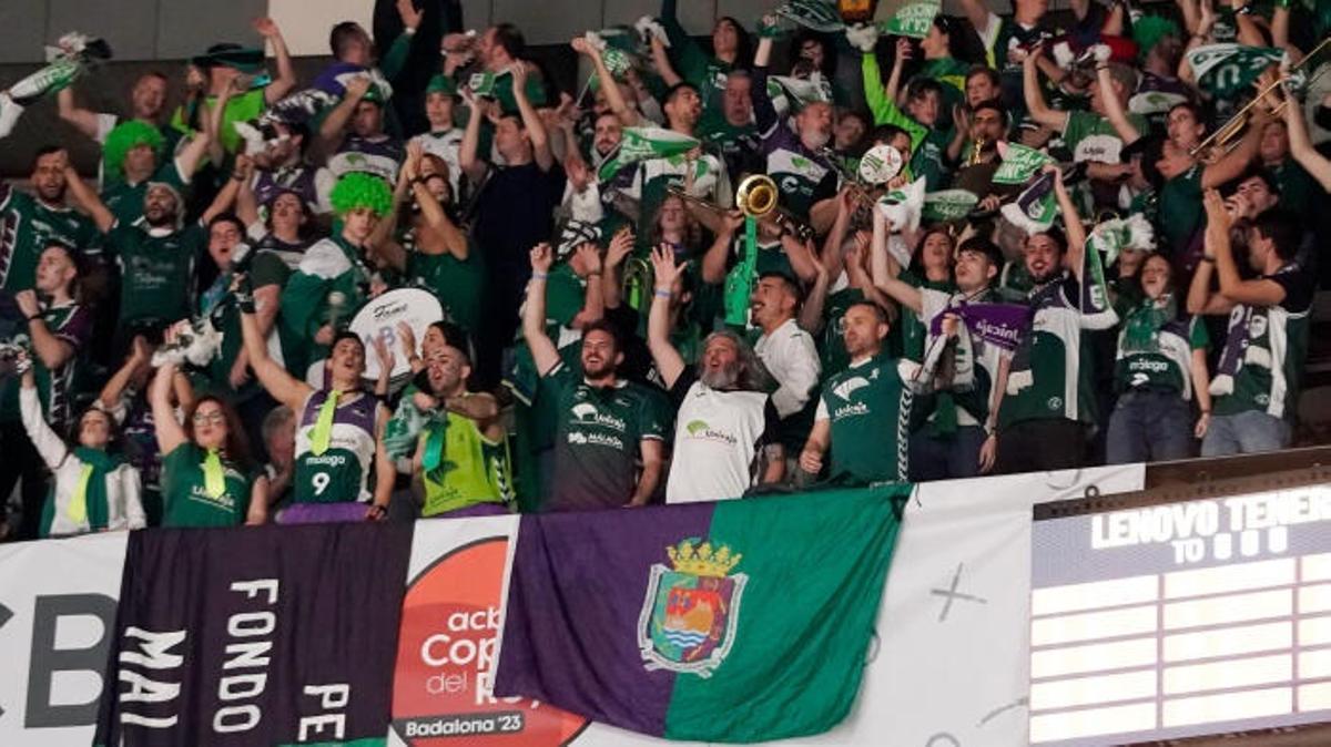 La afición cajista animando desde el Olímpic en la Copa del Rey 2023.