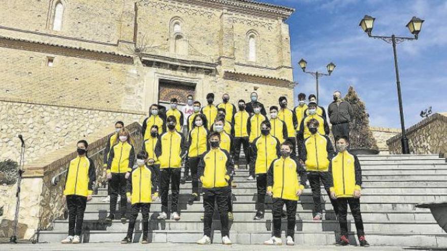 La escuela de fútbol sala estrena nueva equipación esta temporada