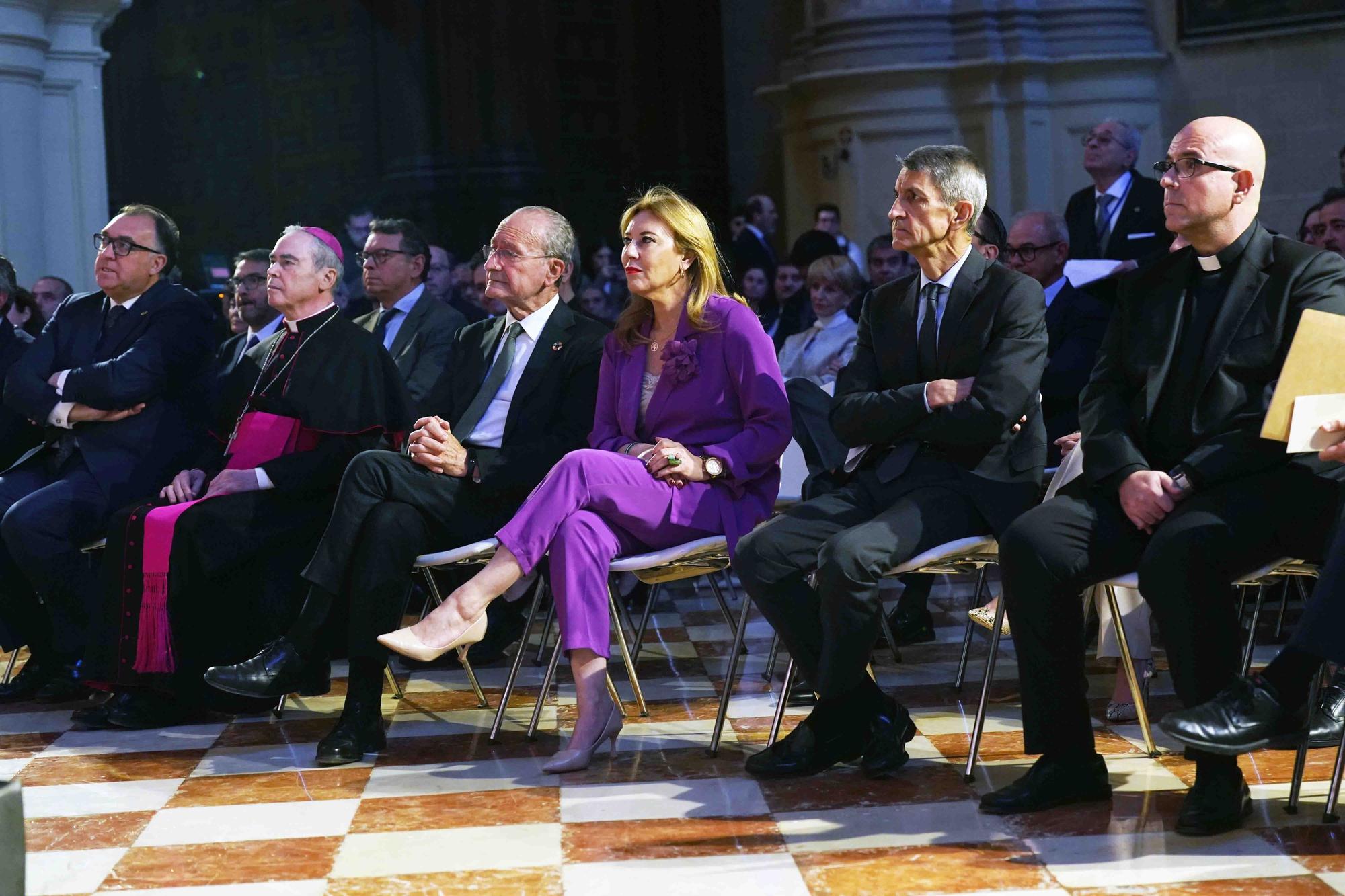 Comienzan oficialmente los trabajos para construir el nuevo tejado para la Catedral de Málaga.