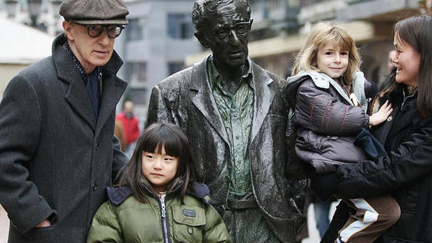 Woody Allen y su familia, en Oviedo.