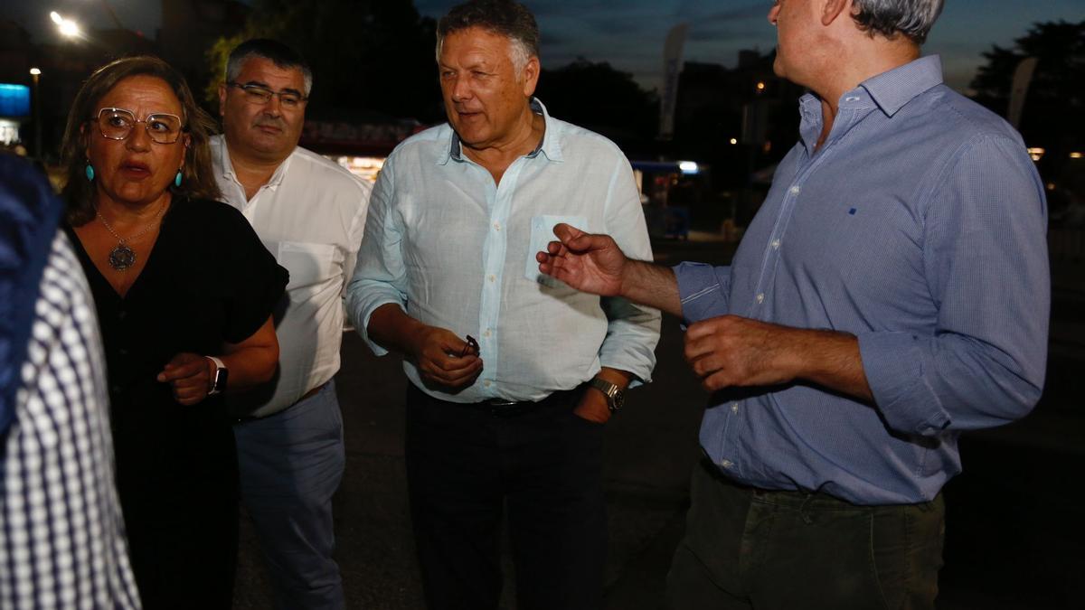 La visita a la fiesta de alcaldes y concejales de la comarca.