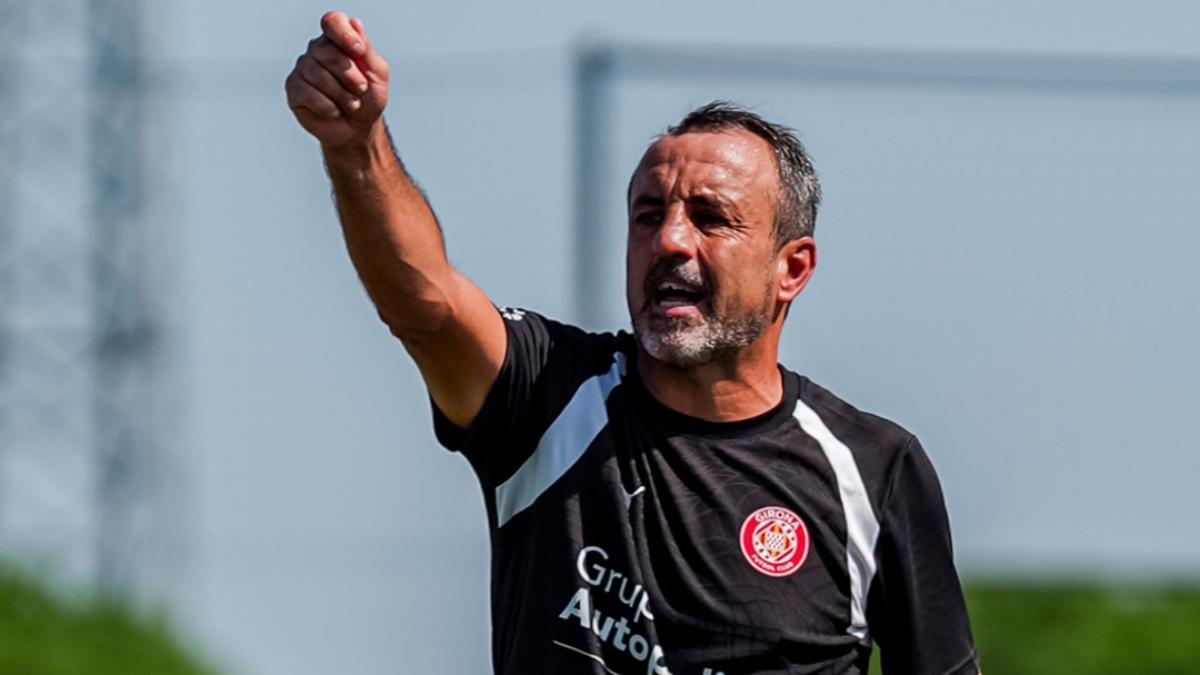 Quique Álvarez dirige una sesión de entrenamiento