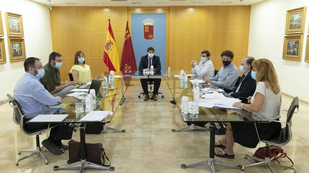 El jefe del Ejecutivo regional, Fernando López Miras, presidió la reunión del Comité de Seguimiento Covid-19.