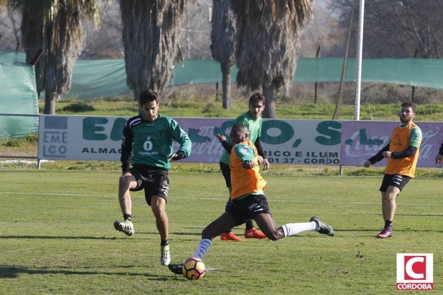 Presentación de Javi Lara, charla del presidente y entrenamiento.