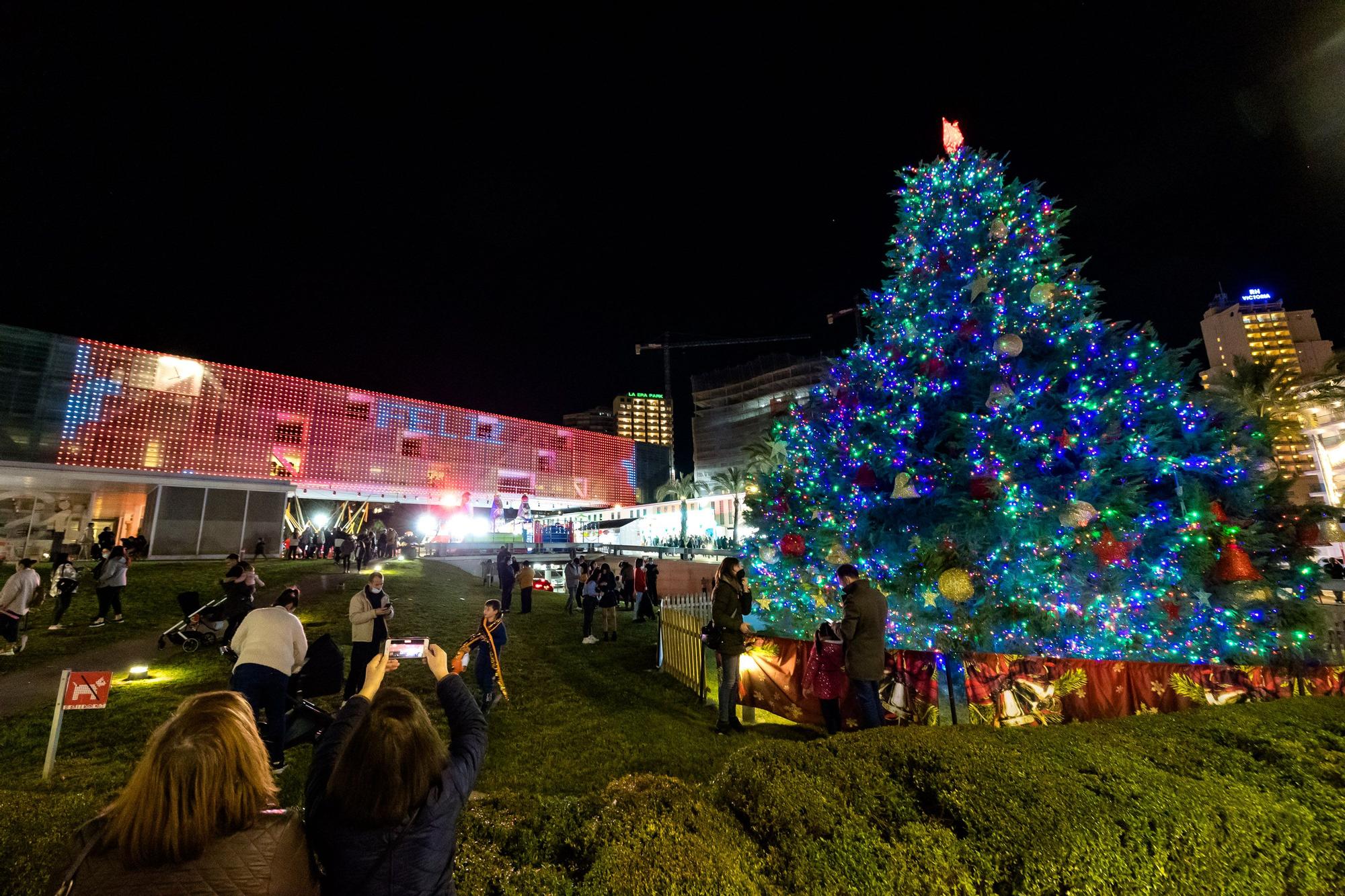 Así ha sido el encendido del alumbrado de Navidad en Benidorm