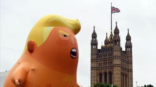 Miles de personas protestan contra Trump en Londres