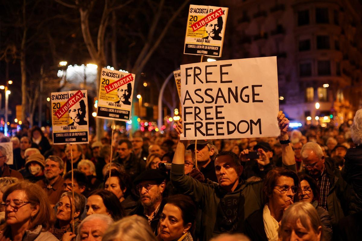 Multiples concentraciones por la libertad de Julian Assange