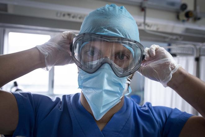 Así son los cuidados en la UCI-COVID de este hospital privado de Ourense