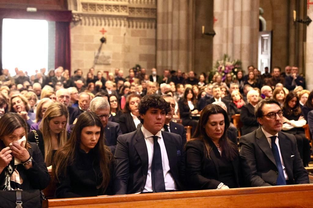 Las imágenes del entierro del padre del presidente del Levante, Pedro Catalán