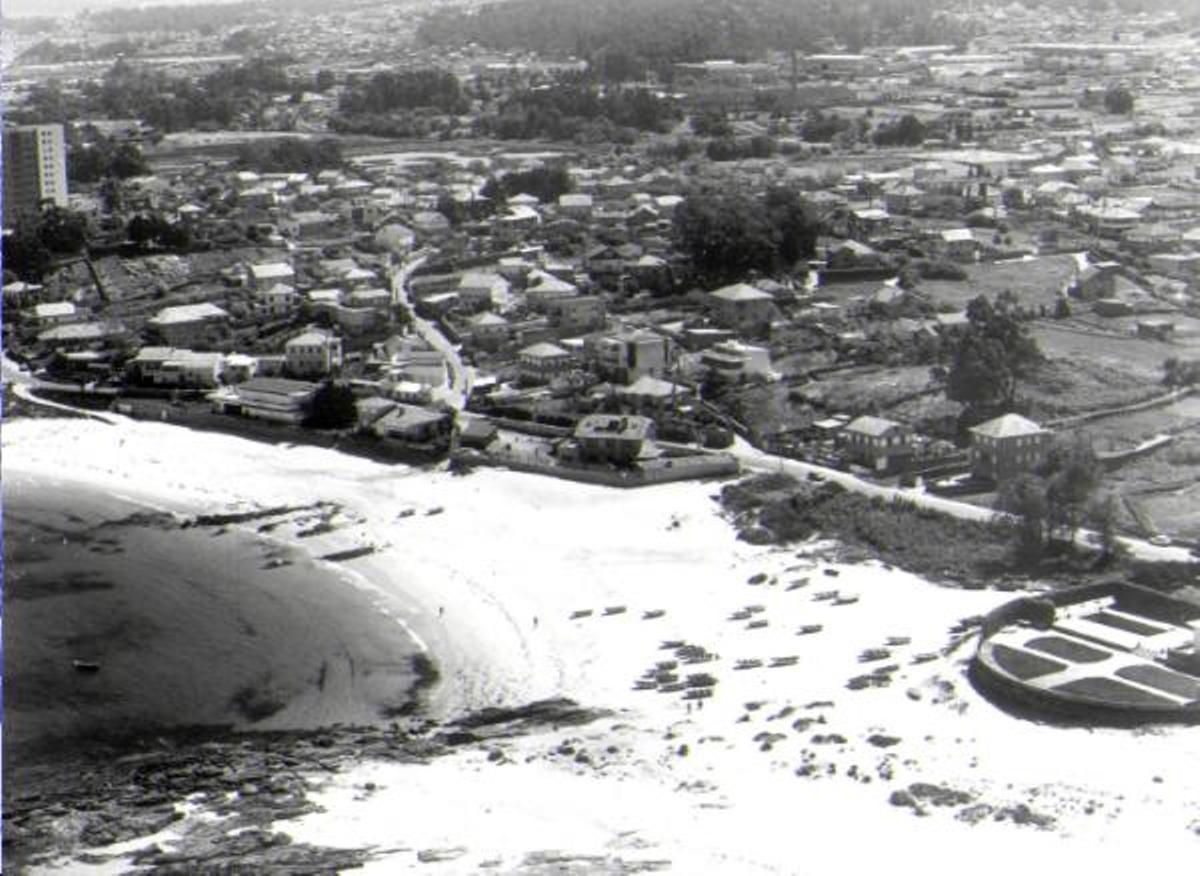 Playa de A Fontaína en Vigo, también conocida como «As Barcas», en 1983.