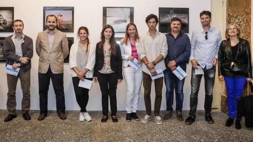 Neus Truyol entregó los premios en la inauguración de la exposición de Opticaigua, ayer en el Casal Solleric.