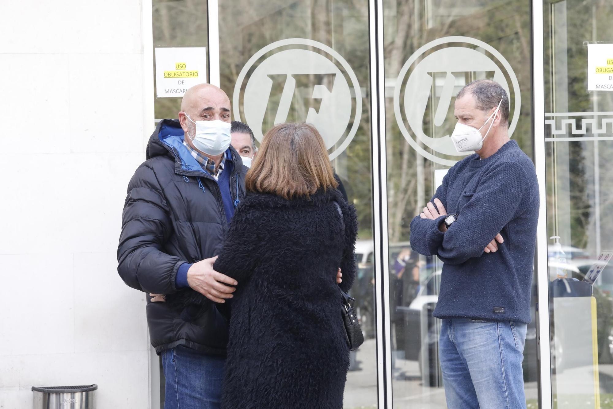 Despedida en el tanatorio al guardia civil atropellado en Mieres