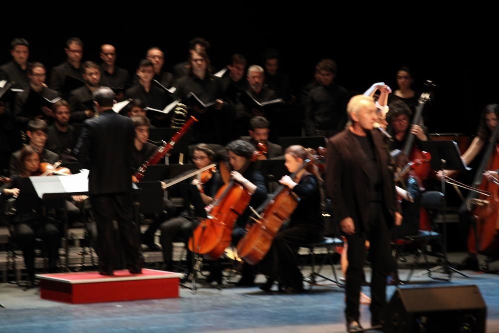 Actuación en el Jovellanos de Víctor Manuel con  la Orquesta de Siero, "El León de Oro", Dana Raz y Andreas Prittwitz