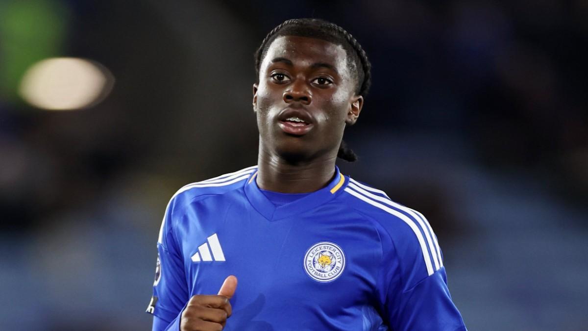 Jeremy Monga, la futura perla que debuta con una camiseta distinta al resto