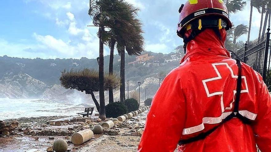 Cruz Roja realiza 9.100 asistencias por la borrasca Gloria en toda la Comunidad