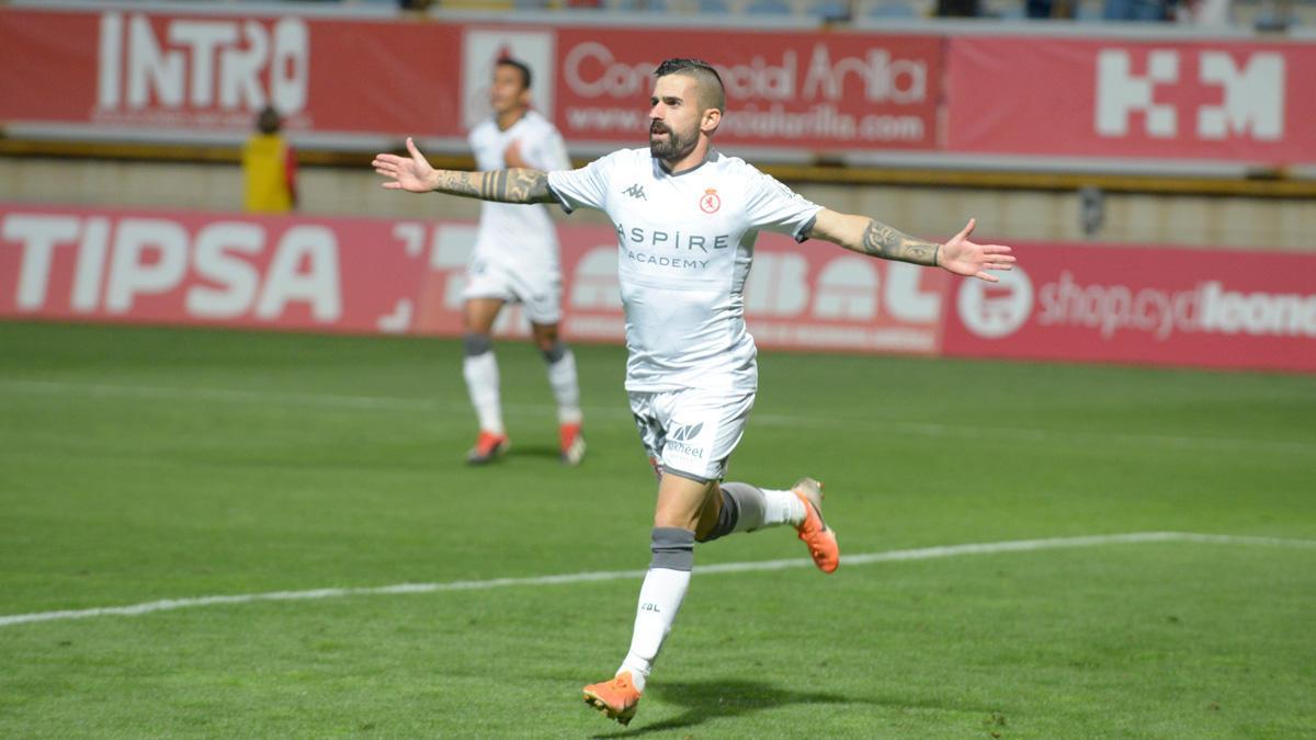 Dani Pichín, vistiendo la camiseta de la Cultural Leonesa la pasada temporada.