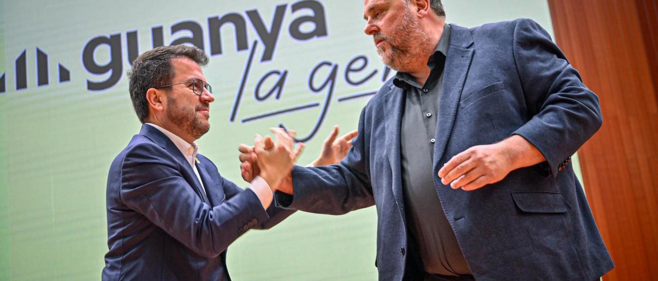 Aragonès y Junqueras en el mitin de apertura de la precampaña electoral de ERC.