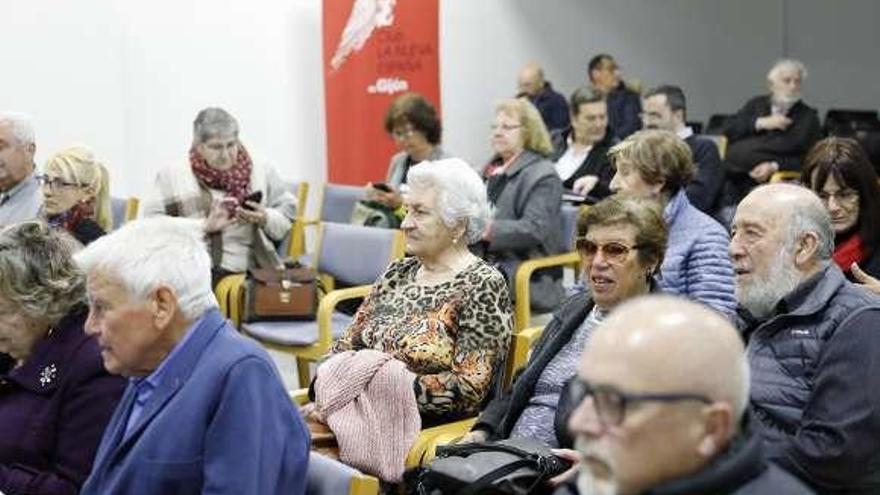 Parte del público asistente a la conferencia.