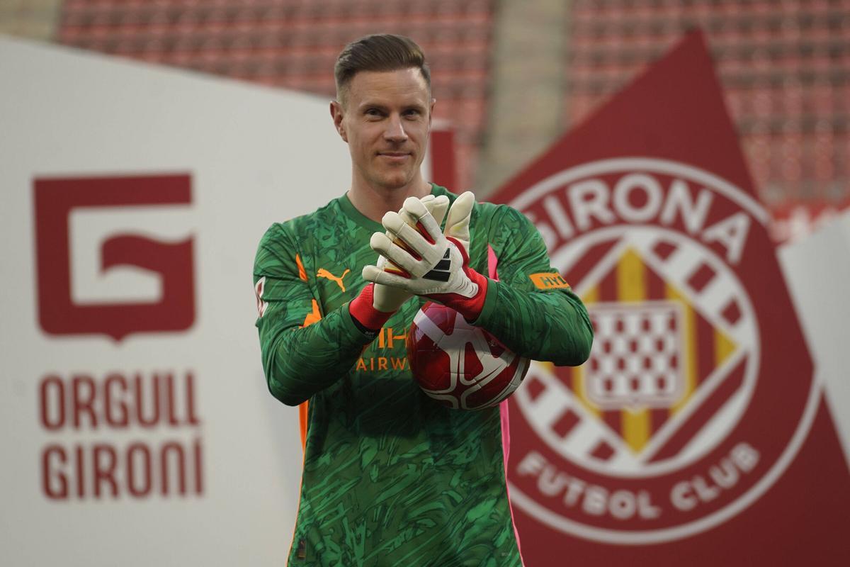 Girona Montilivi presentació Ter Stegen a l'estadi amb aficionats