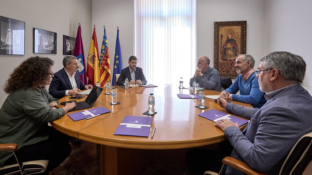 La Mesa de Diálogo de la Vivienda que esta mañana se ha celebrado en el Ayuntamiento de Gandia.