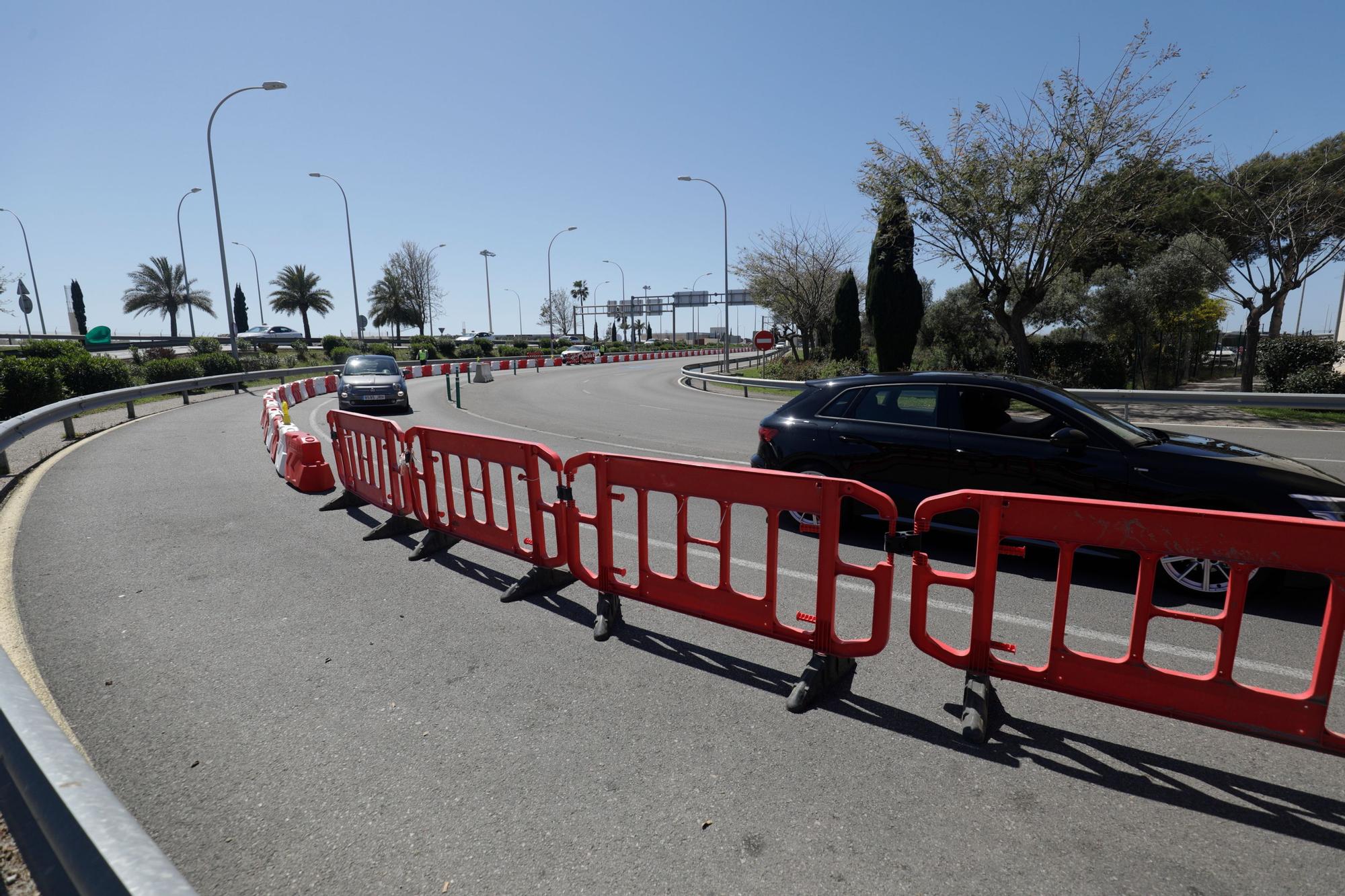 El aeropuerto de Palma instala una barrera en la terminal de llegadas para evitar colapsos