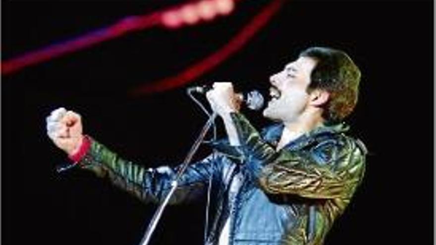 Freddie Mercury en una de les seves actuacions.