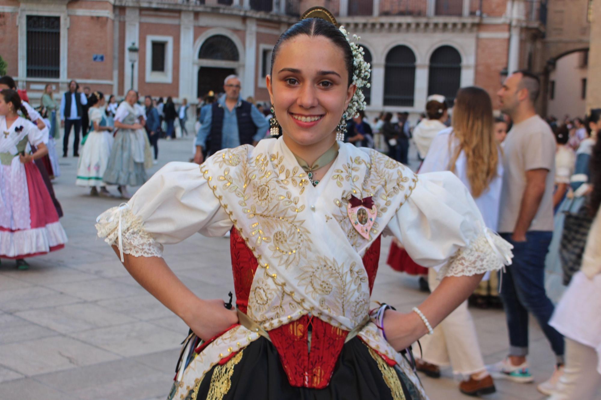 Estreno de la indumentaria de Carmen, Nerea y las cortes de 2022 y 2020-2021