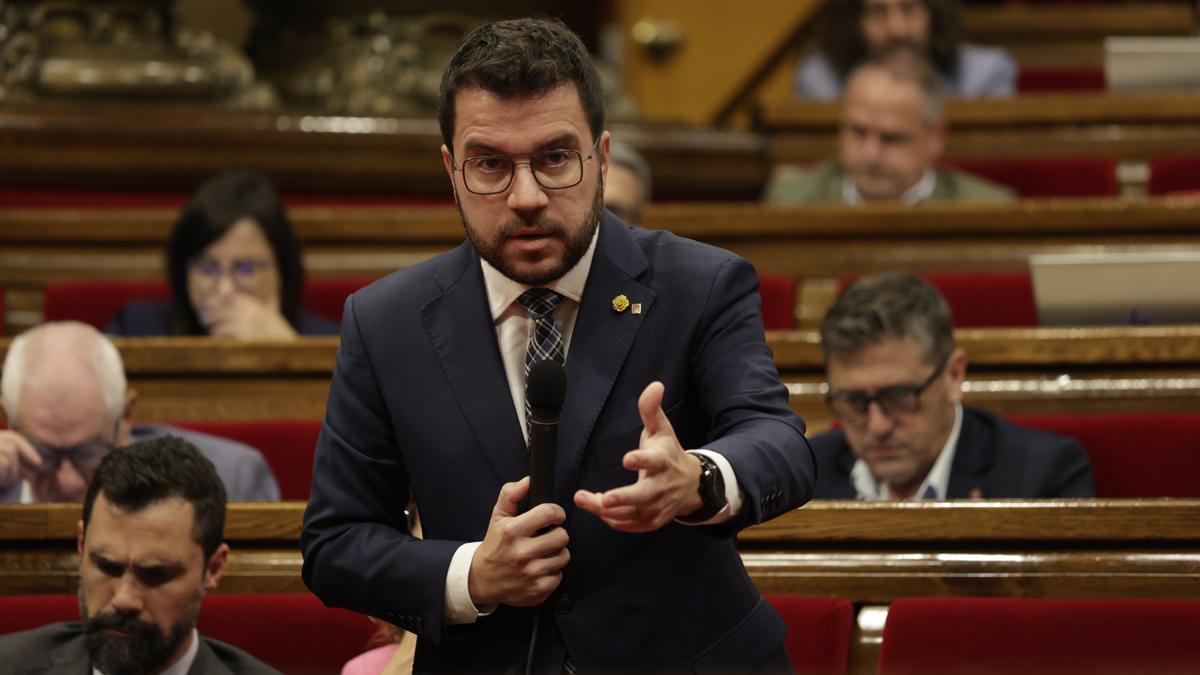 Aragonès fa autocrítica pel caos de les oposicions davant les peticions de dimissió a Vilagrà